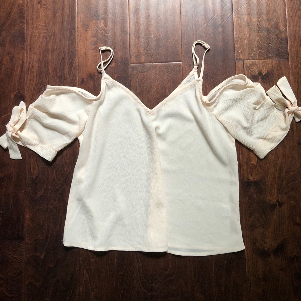 V-Neck off the shoulder blouse